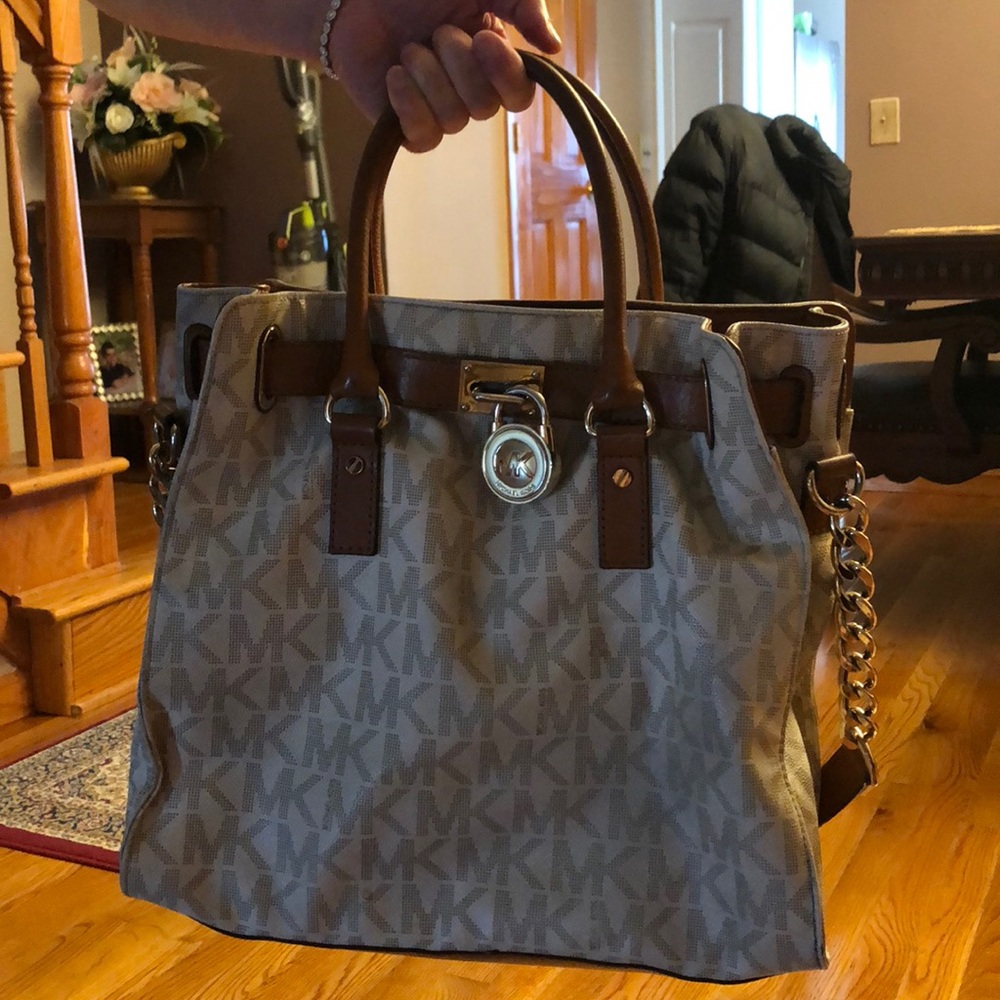 Handbag